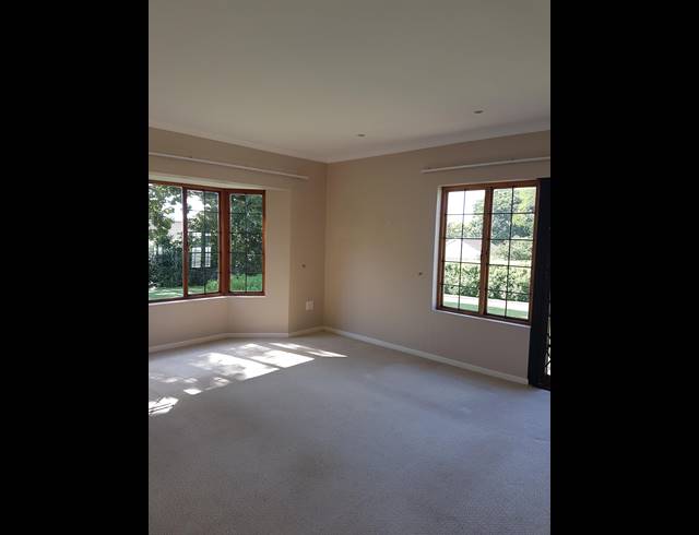 3 BEDROOM SIMPLEX RENTED IN HILLCREST CENTRAL